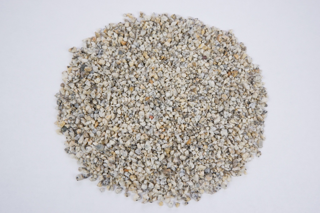 Гранитный песок светло-серый 1-3 мм